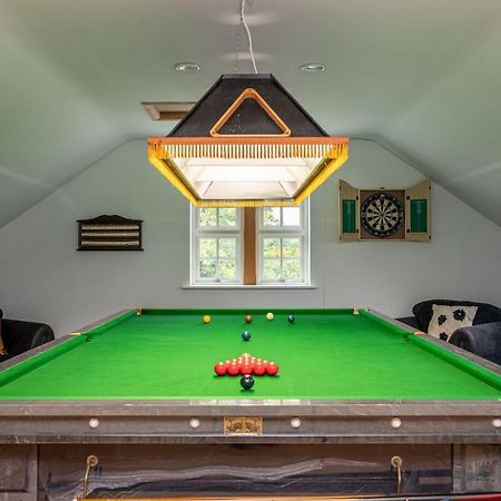 Tinkers Folly Villa Харогейт Екстериор снимка