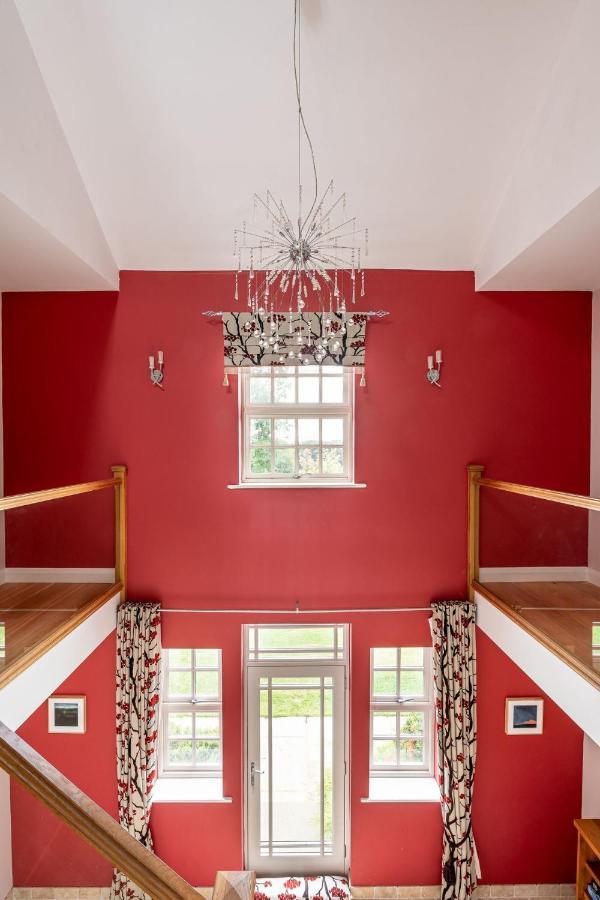 Tinkers Folly Villa Харогейт Екстериор снимка